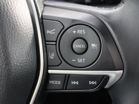 Used 2022 Toyota Camry XLE w/ Navigation Package FWD image 12