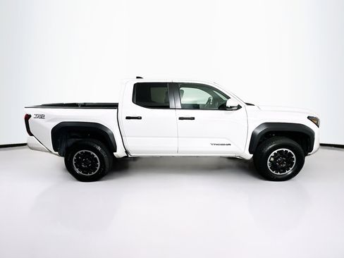 Used 2025 Toyota Tacoma TRD Off-Road AWD/4WD image 10