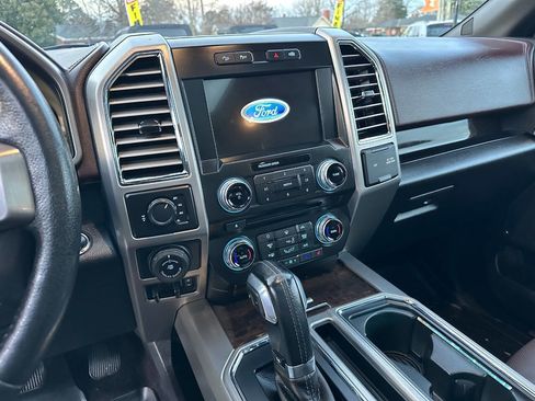 Used 2016 Ford F150 Platinum w/ Equipment Group 701A Luxury image 3