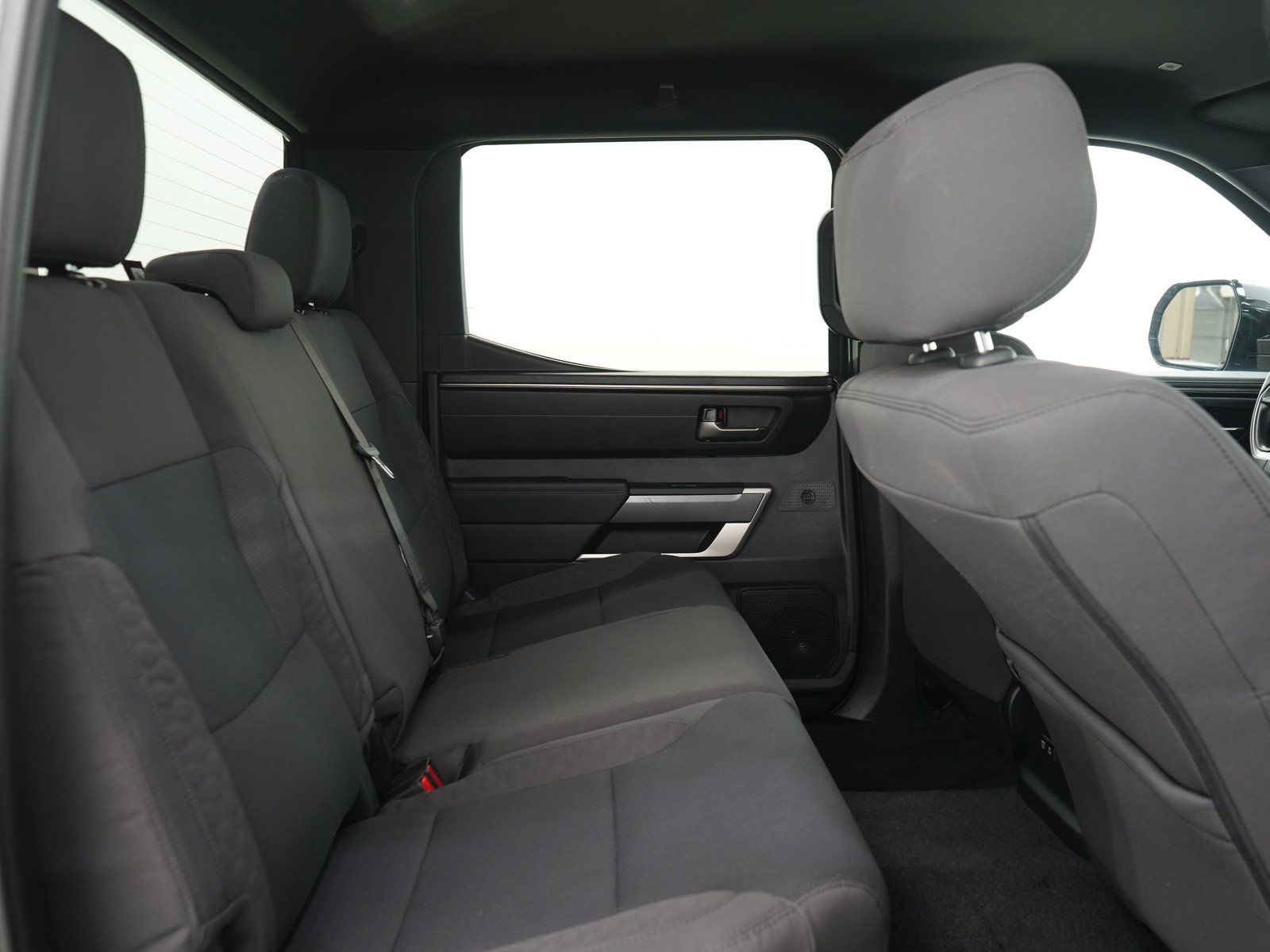 Used 2026 Toyota Tundra SR5 w/ SR5 Convenience Package AWD/4WD image 15