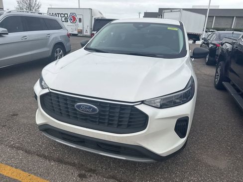 Used 2023 Ford Escape Active image 3