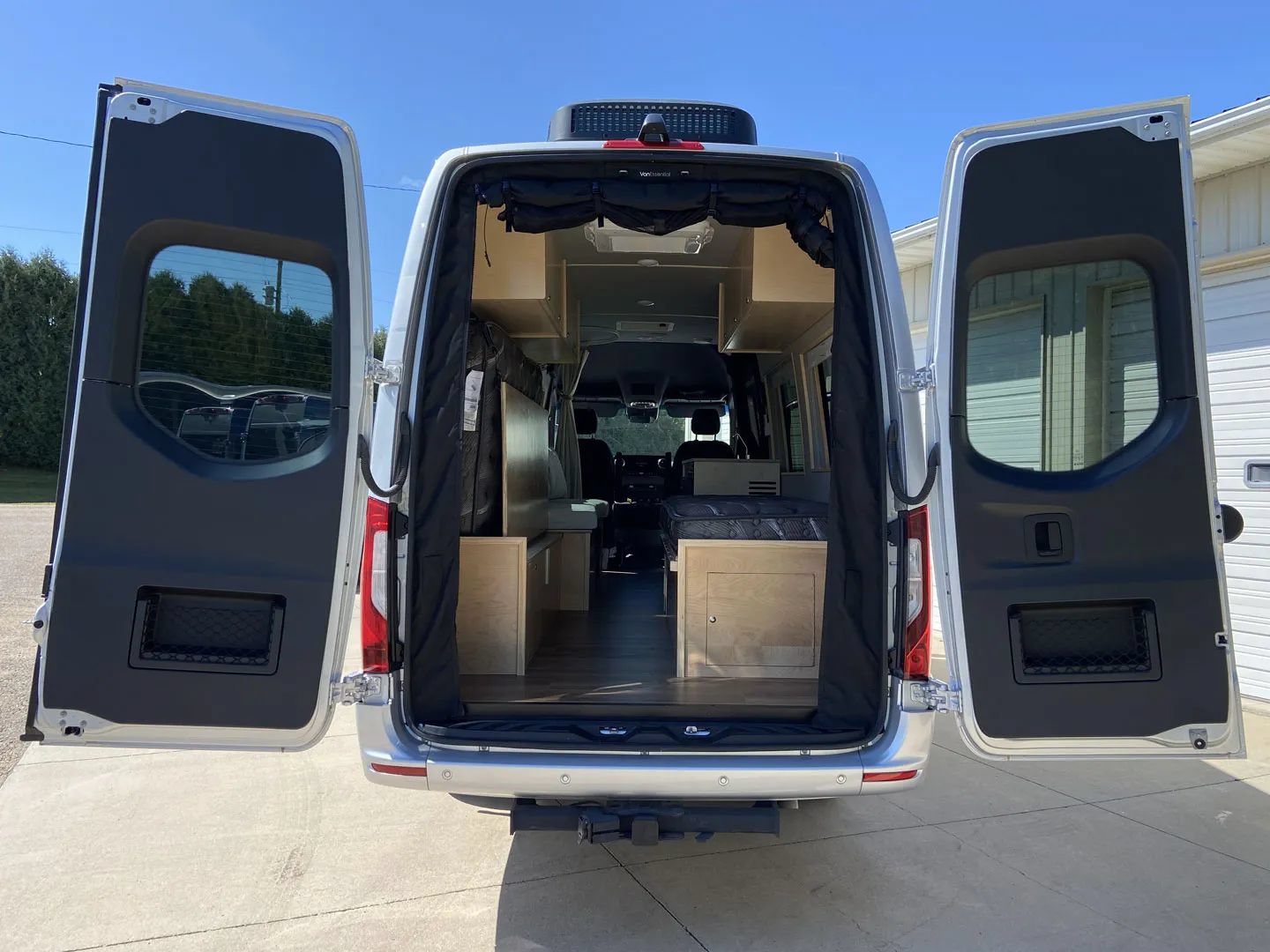 Used 2023 Mercedes-Benz Sprinter 3500 image 33