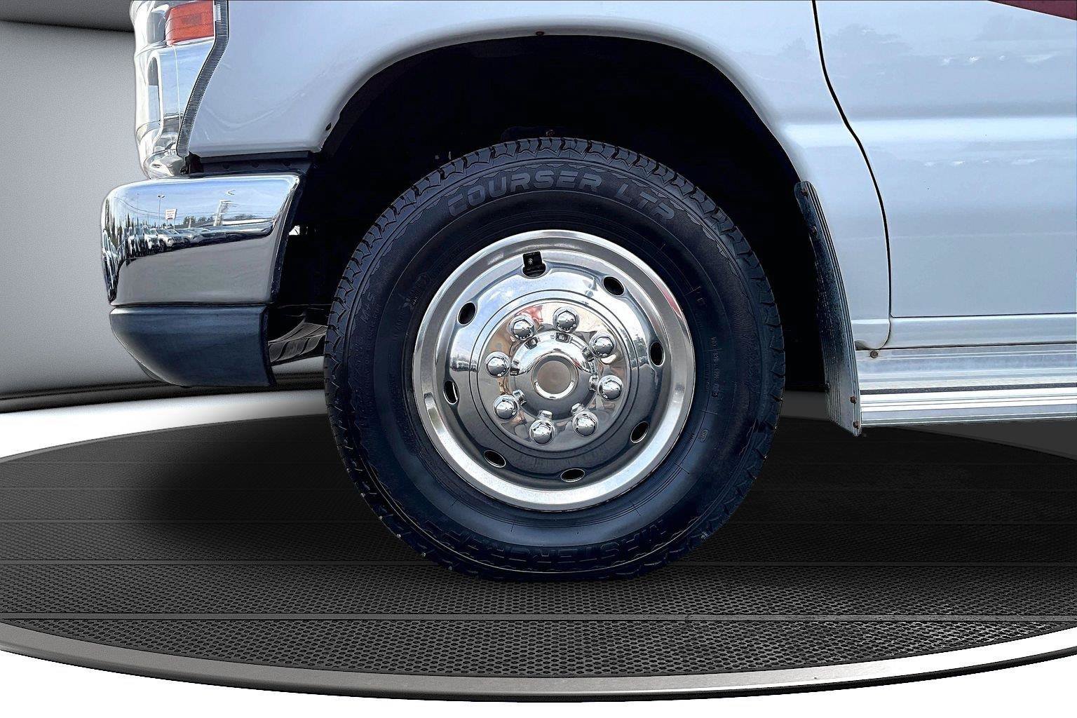 Used 2011 Ford E-350 and Econoline 350 Super Duty w/ Motorhome Prep Pkg RWD image 32