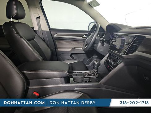 Used 2022 Volkswagen Atlas SE w/ Panoramic Sunroof Package image 3