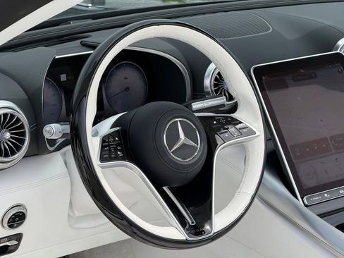 Used 2026 Mercedes-Benz Maybach SL 680 image 42