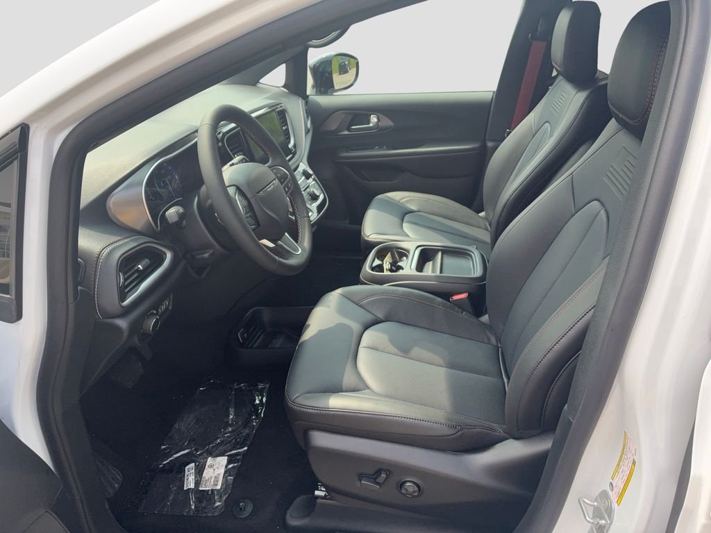 New 2027 Chrysler Pacifica Select AWD/4WD image 9