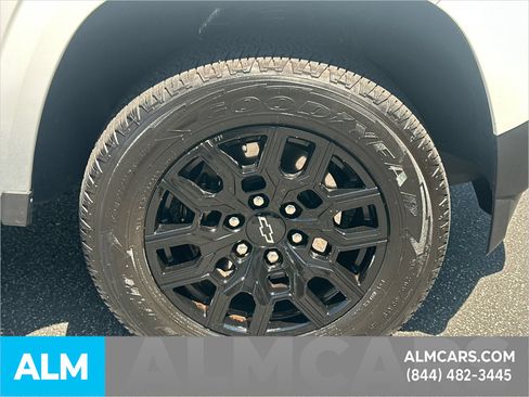 Used 2025 Chevrolet Colorado W/T w/ WT Custom Package AWD/4WD image 14