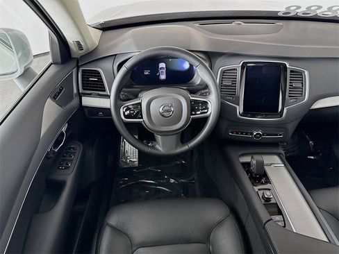 Certified 2025 Volvo XC90 B5 Core image 23