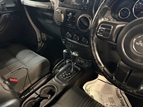 Used 2012 Jeep Wrangler Unlimited Sport AWD/4WD image 15