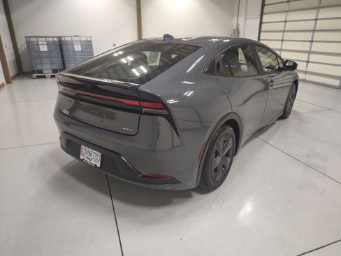 Used 2025 Toyota Prius LE FWD image 13