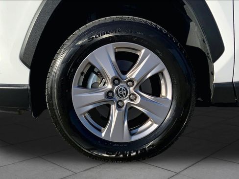 Used 2025 Toyota RAV4 XLE FWD image 11