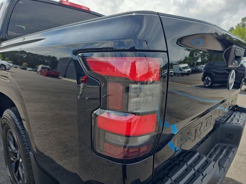 Used 2024 Nissan Frontier SV RWD image 36
