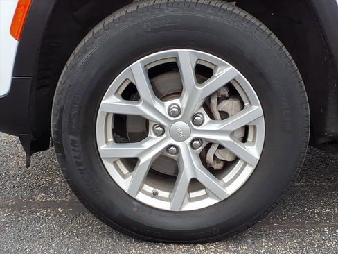 Certified 2023 Jeep Grand Cherokee Limited image 6