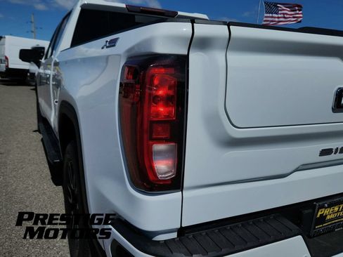Used 2022 GMC Sierra 1500 Elevation w/ Elevation Premium Package AWD/4WD image 11