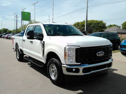Used 2024 Ford F250 XL w/ XL Chrome Package image 4