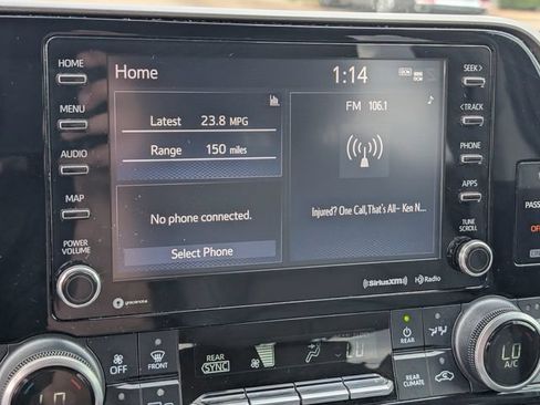 Used 2020 Toyota Highlander XLE FWD image 24