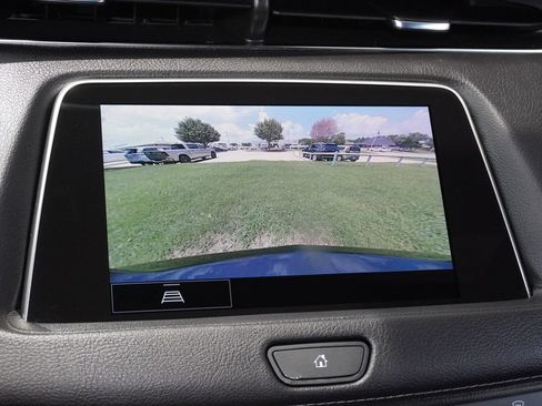 Used 2023 Cadillac XT4 Luxury w/ Cold Weather Package FWD image 12