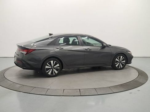 Used 2024 Hyundai Elantra SEL FWD image 8