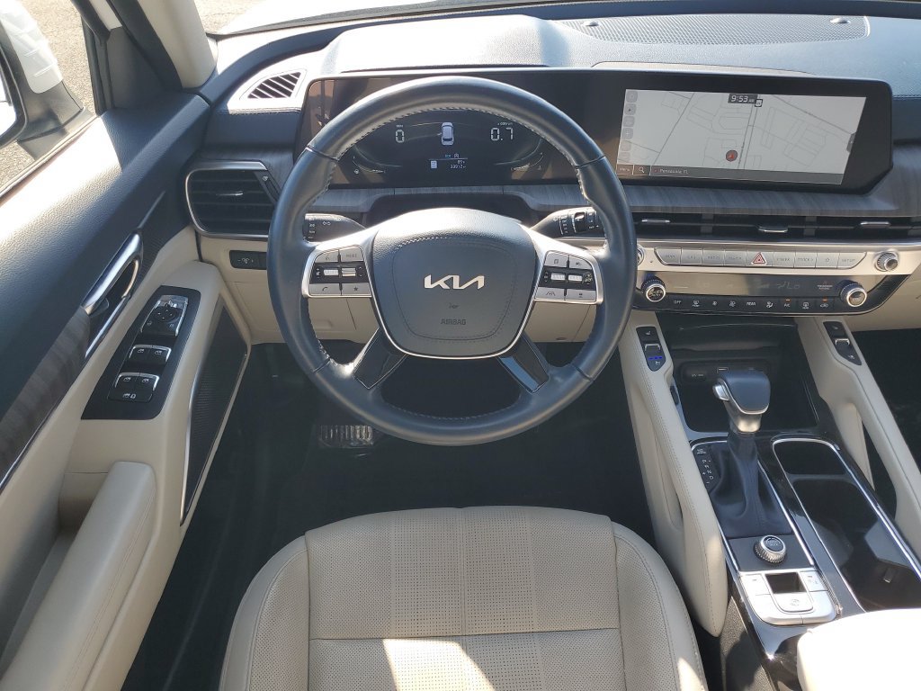 Used 2024 Kia Telluride EX w/ EX Captain's Chair Package FWD image 28