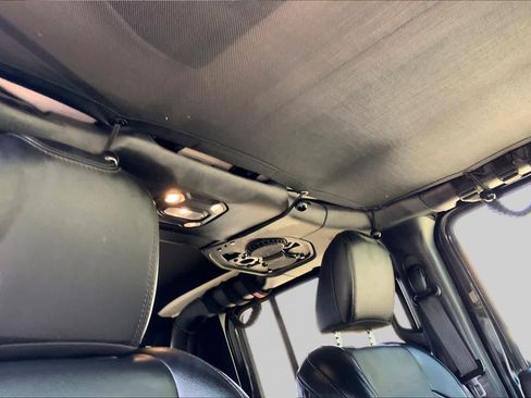 Used 2021 Jeep Gladiator Sport AWD/4WD image 13