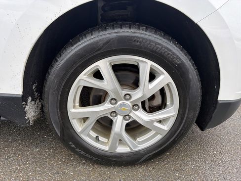 Used 2018 Chevrolet Equinox LT w/ Sun & Infotainment Package image 13