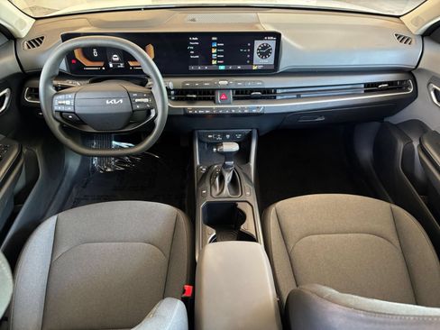 Used 2025 Kia K4 FWD image 32