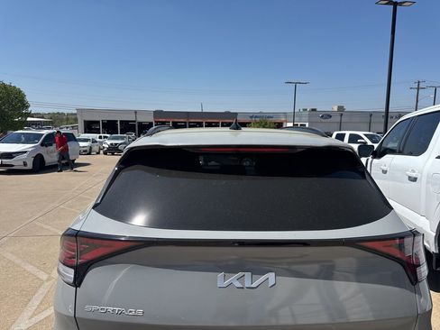 Used 2023 Kia Sportage SX image 5