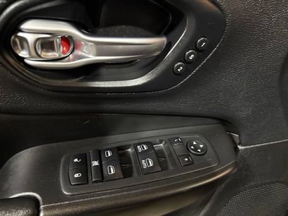 Used 2019 Jeep Cherokee Trailhawk