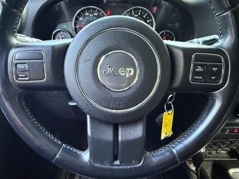 Used 2014 Jeep Wrangler Unlimited Sahara image 24