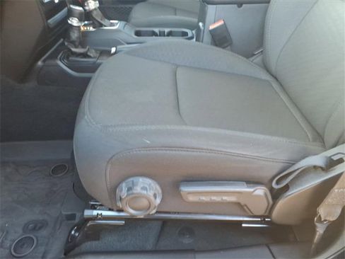 Used 2023 Jeep Gladiator Willys image 10