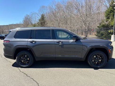 New 2026 Jeep Grand Cherokee L 4WD image 8