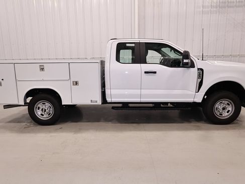 New 2026 Ford F250 XL w/ XL Chrome Package AWD/4WD image 2