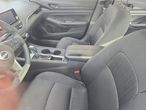 Used 2024 Nissan Altima 2.5 S image 7