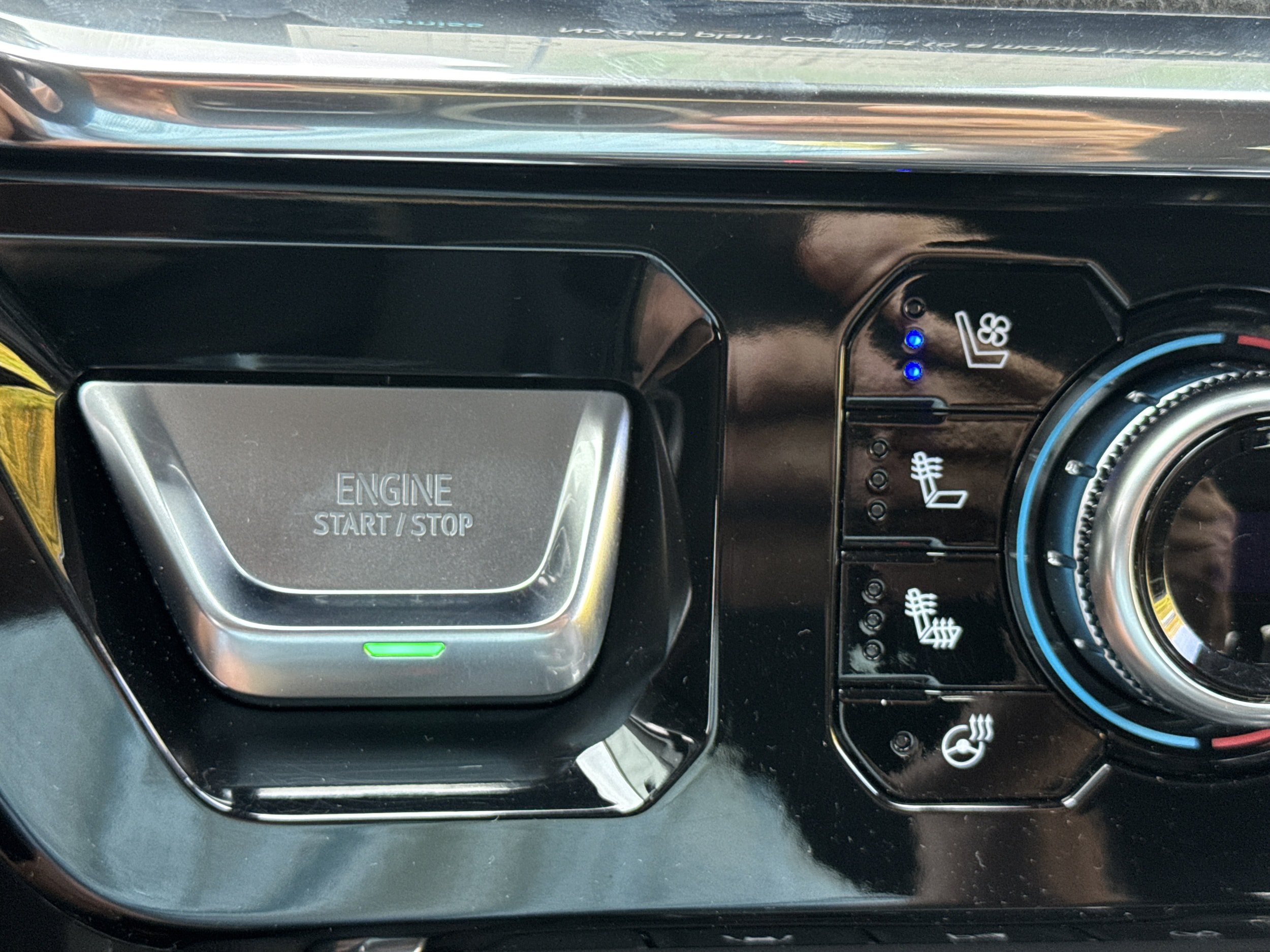 Used 2025 GMC Sierra 1500 Denali AWD/4WD image 25