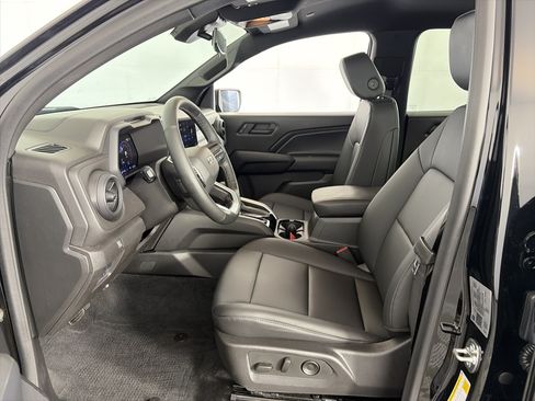 Used 2025 Chevrolet Colorado Trail Boss AWD/4WD image 6