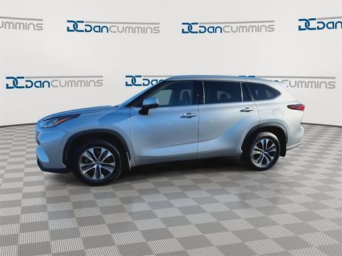 Used 2020 Toyota Highlander XLE image 5