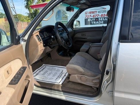 Used 2000 Toyota 4Runner SR5 AWD/4WD image 8