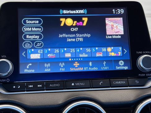 Used 2025 Nissan Sentra SR FWD image 9