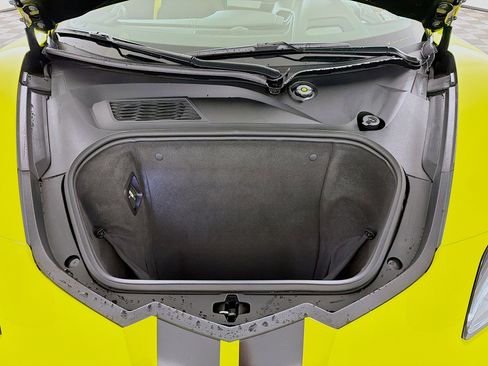 Used 2024 Chevrolet Corvette 3LT w/ Z51 Performance Package image 27