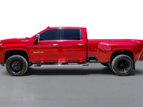Used 2022 Chevrolet Silverado 3500 High Country w/ Technology Package AWD/4WD image 9