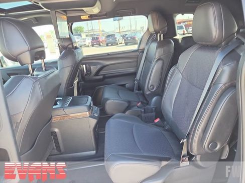 Certified 2026 Toyota Sienna Platinum AWD/4WD image 27