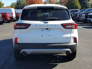 New 2026 Ford Escape SE w/ PHEV Premium Package video 3