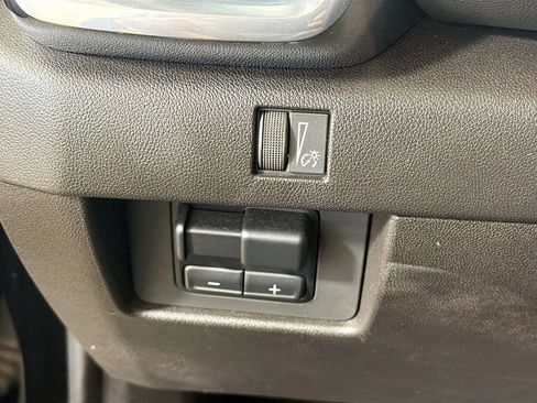 Used 2023 GMC Canyon Elevation w/ Convenience Package AWD/4WD image 12