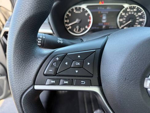 Used 2024 Nissan Altima 2.5 SV FWD image 18