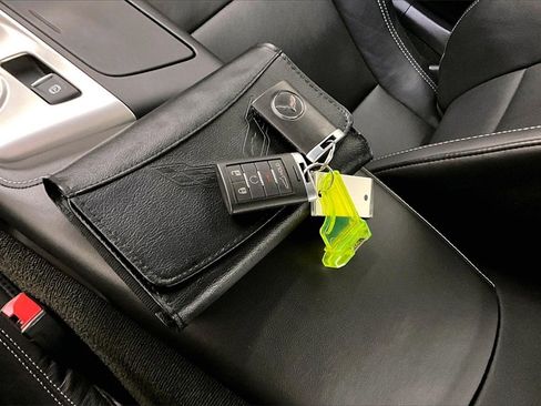 Used 2016 Chevrolet Corvette Stingray Coupe w/ 2LT Preferred Equipment Group image 33