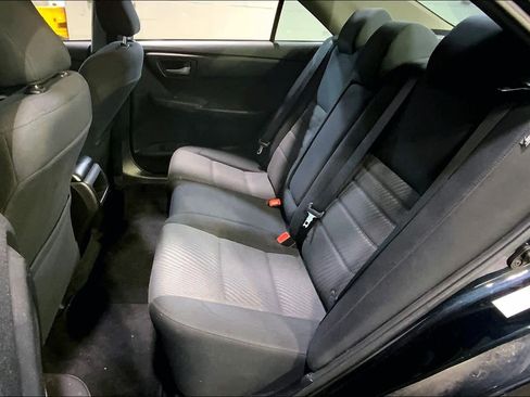 Used 2016 Toyota Camry LE image 20