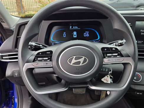 Used 2026 Hyundai Elantra SE FWD image 26