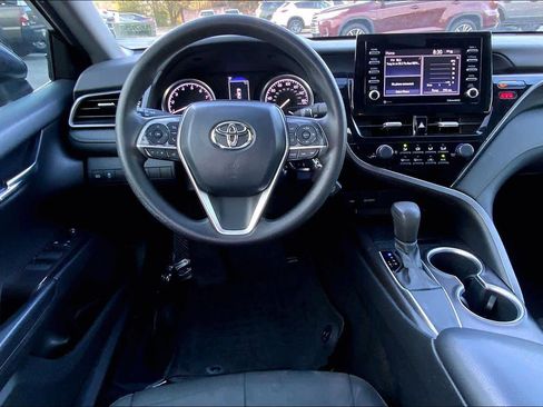 Used 2021 Toyota Camry LE image 6