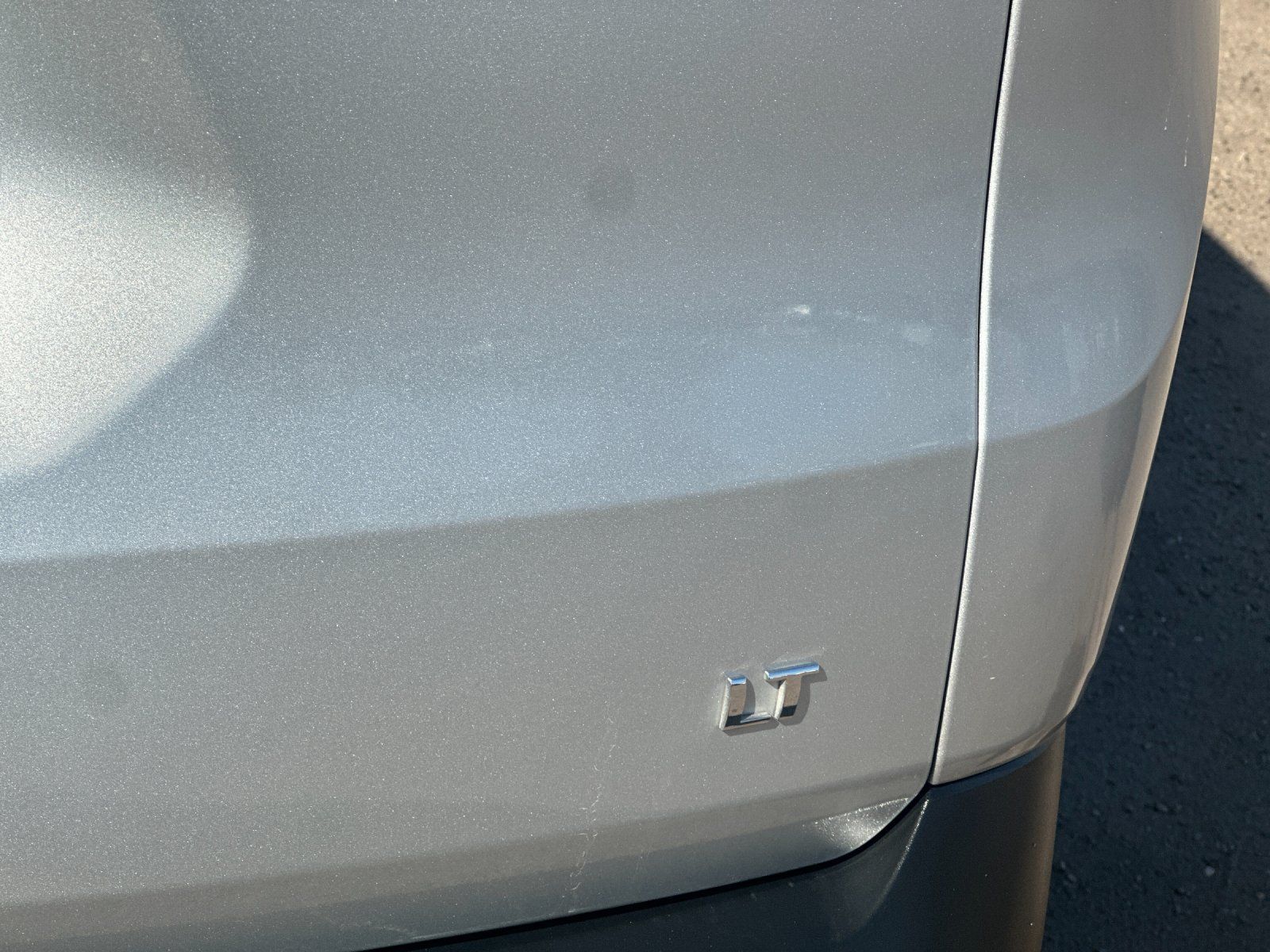 Used 2022 Chevrolet Traverse LT FWD image 27