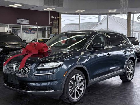 Used 2023 Lincoln Nautilus Reserve w/ Equipment Group 201A image 2
